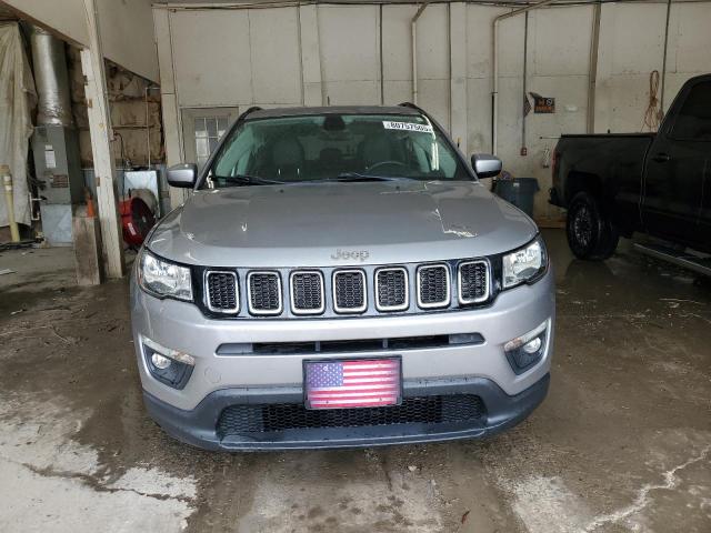 3C4NJCBB6JT233193 - 2018 JEEP COMPASS LATITUDE 灰色 照片 5