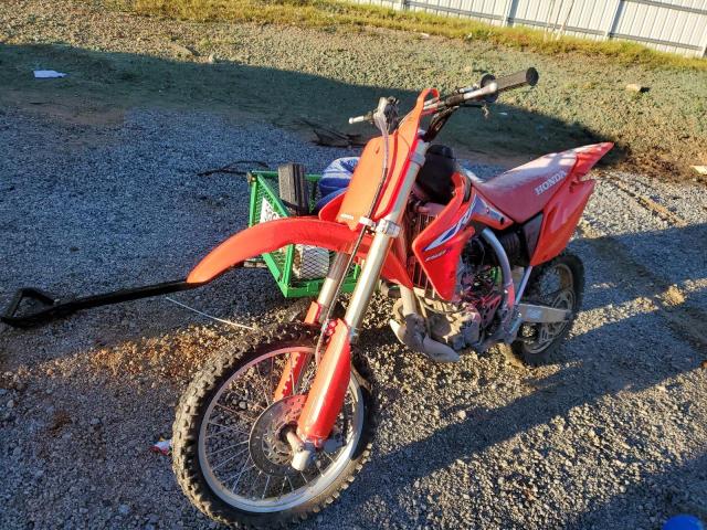 JH2ME1237PK500009 - 2023 HONDA CRF250 R RED photo 2