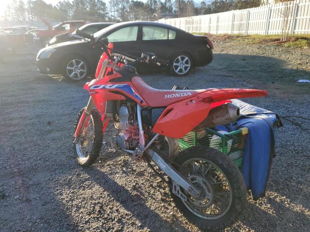 JH2ME1237PK500009 - 2023 HONDA CRF250 R RED photo 3