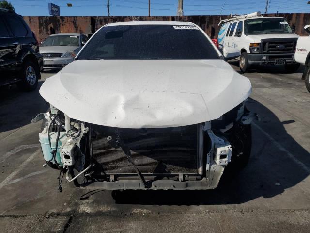 4T1BF1FK0HU629196 - 2017 TOYOTA CAMRY LE WHITE photo 5