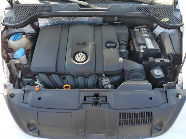 3VW5X7AT3DM817983 - 2013 VOLKSWAGEN BEETLE თეთრი ფოტო 11
