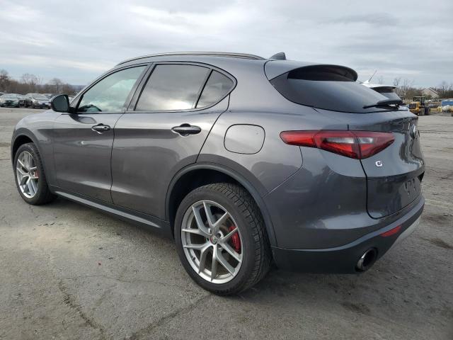 ZASFAKPN0J7B90144 - 2018 ALFA ROMEO STELVIO SPORT Grau Foto 2
