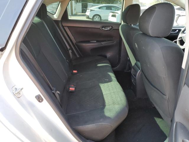 3N1AB7APXJY239004 - 2018 NISSAN SENTRA S ვერცხლისფერი ფოტო 10