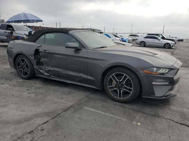 1FATP8UH3J5132557 - 2018 FORD MUSTANG 灰色 照片 4