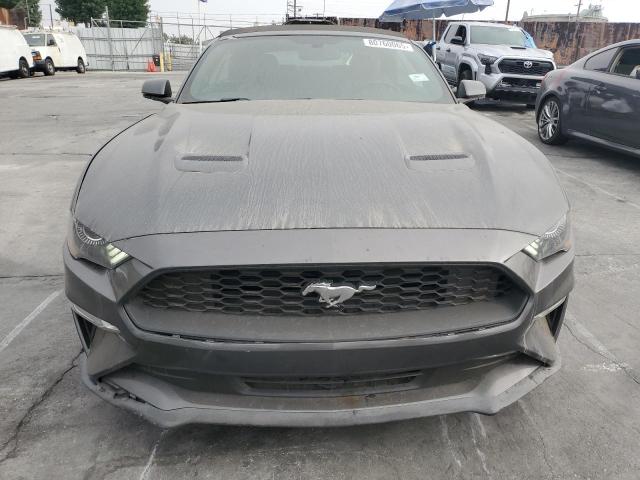 1FATP8UH3J5132557 - 2018 FORD MUSTANG 灰色 照片 5