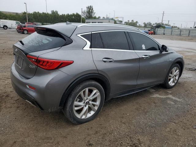 SJKCH5CP0KA009142 - 2019 INFINITI QX30 PURE GRAY photo 3