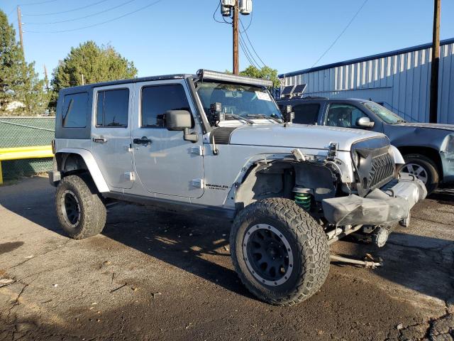 1J4BA5H13AL107196 - 2010 JEEP WRANGLER UNLIMITED SAHARA 银色 照片 4