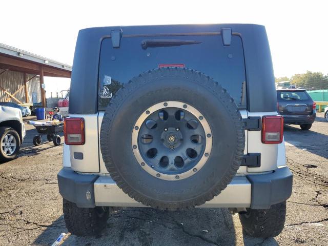 1J4BA5H13AL107196 - 2010 JEEP WRANGLER UNLIMITED SAHARA 银色 照片 6