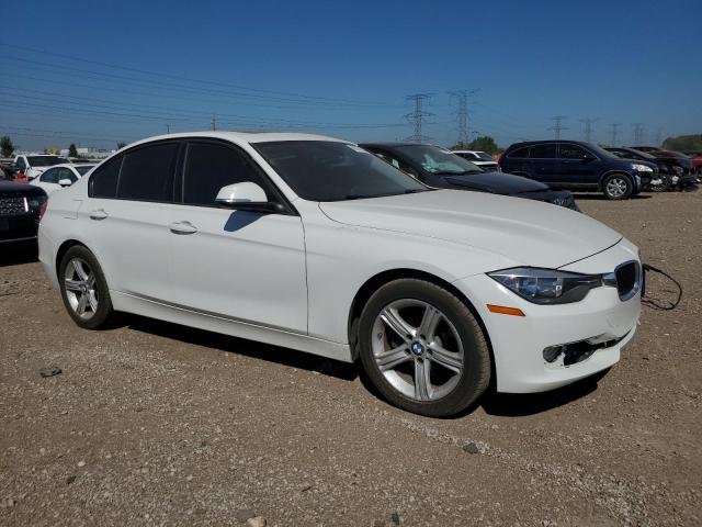 WBA3C3C56DF980170 - 2013 BMW 320 I XDRIVE WHITE photo 4