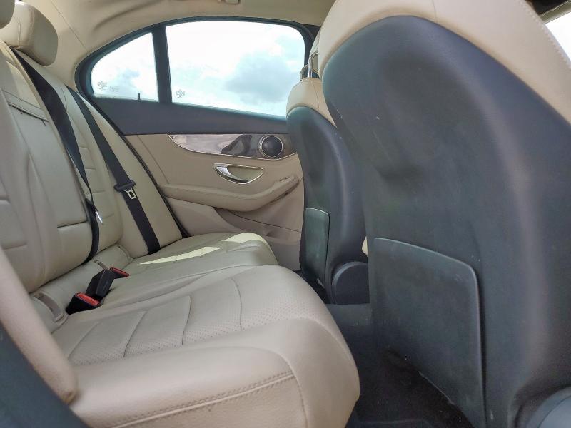 55SWF4KBXGU137326 - 2016 MERZ C 300 4MATIC WHITE photo 10