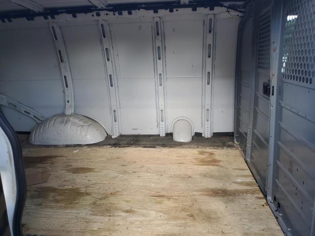 1GCWGAFGXJ1198775 - 2018 CHEVROLET EXPRESS G2 Белый фото 11