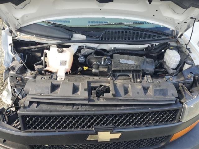 1GCWGAFGXJ1198775 - 2018 CHEVROLET EXPRESS G2 Белый фото 12