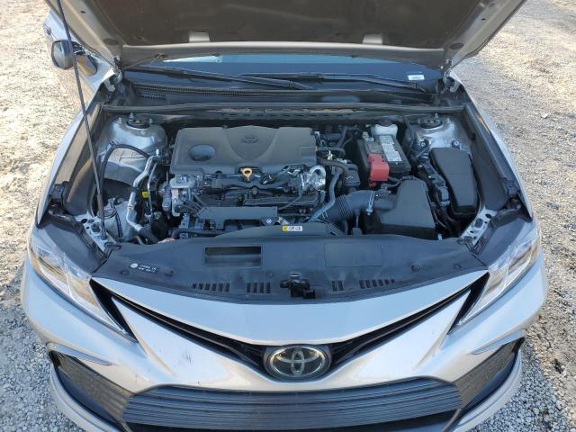 4T1C11AK6NU668364 - 2022 TOYOTA CAMRY LE SILVER photo 11