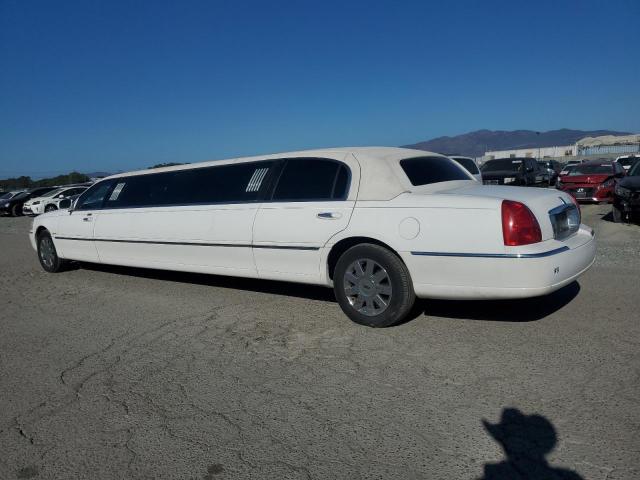 1L1FM88W75Y626639 - 2005 LINCOLN TOWN CAR EXECUTIVE WHITE photo 2