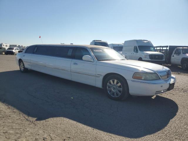 1L1FM88W75Y626639 - 2005 LINCOLN TOWN CAR EXECUTIVE WHITE photo 4