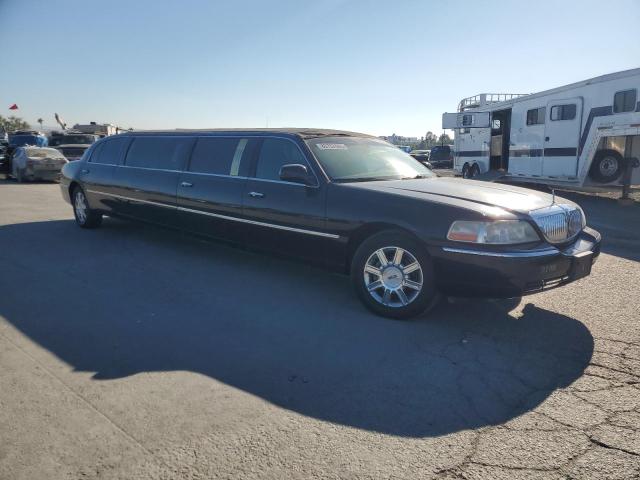 2L1FL8JW9BX761355 - 2011 LINCOLN TOWN CAR EXECUTIVE BLACK photo 4