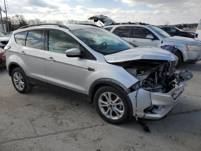 1FMCU0GD3JUB04272 - 2018 FORD ESCAPE SE SILVER photo 4