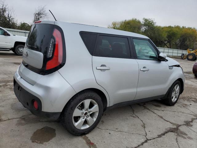 KNDJN2A25J7549879 - 2018 KIA SOUL SILVER photo 3