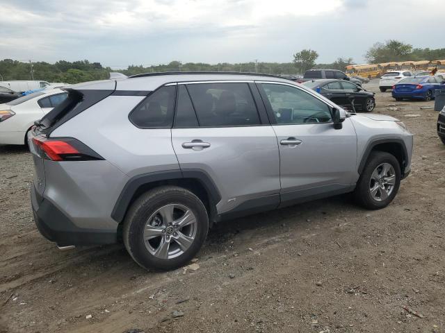 4T3RWRFV4SU175413 - 2025 TOYOTA RAV4 XLE SILVER photo 3