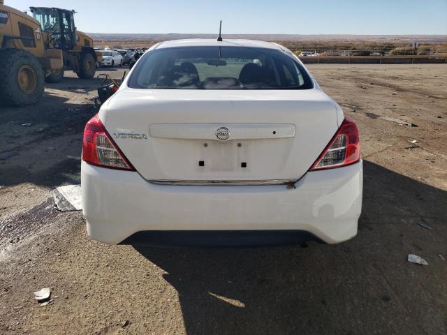 3N1CN7AP6JL852962 - 2018 NISSAN VERSA S WHITE photo 6