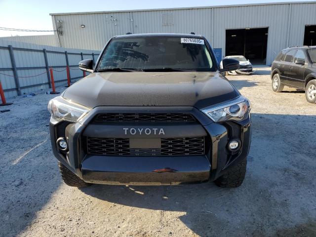 JTEEU5JR2N5269305 - 2022 TOYOTA 4RUNNER SR5 BLACK photo 5