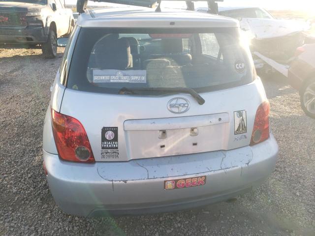 JTKKT604650098716 - 2005 TOYOTA SCION XA SILVER photo 6