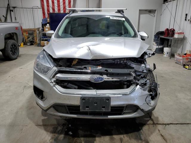 1FMCU9GD8JUC08017 - 2018 FORD ESCAPE SE 银色 照片 5