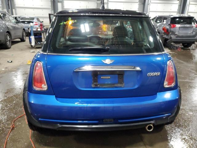 WMWRC33596TK68301 - 2006 MINI COOPER BLUE photo 6