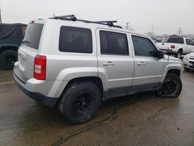 1C4NJRFBXED562066 - 2014 JEEP PATRIOT LATITUDE SILVER photo 3