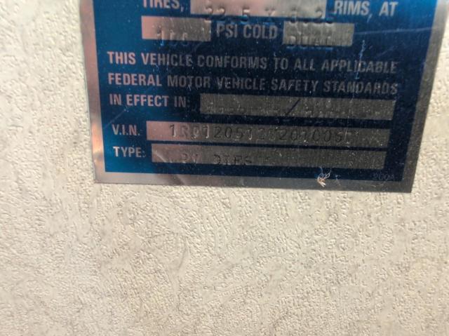 1RF120512Y2010067 - 2000 ROADMASTER RAIL DYANASTER BEIGE photo 10