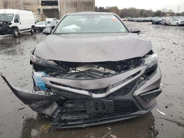 4T1G11AK6RU918953 - 2024 TOYOTA CAMRY SE NIGHT SHADE GRAY photo 5
