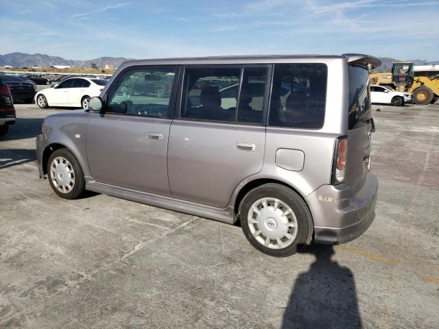 JTLKT324264106408 - 2006 TOYOTA SCION XB SILVER photo 2