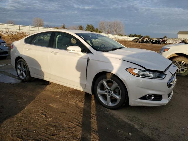 3FA6P0T9XGR289498 - 2016 FORD FUSION SE WHITE photo 4