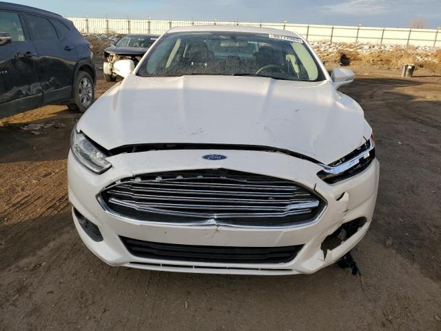 3FA6P0T9XGR289498 - 2016 FORD FUSION SE WHITE photo 5