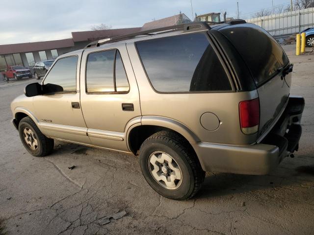 1GNDT13W52K105078 - 2002 CHEVROLET BLAZER TAN photo 2