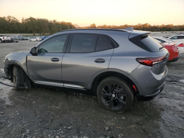 LRBFZNR43MD057650 - 2021 BUICK ENVISION ESSENCE ნაცრისფერი ფოტო 2