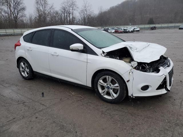 1FADP3K24EL453594 - 2014 FORD FOCUS SE WHITE photo 4