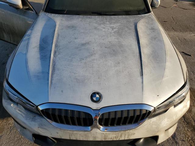 WBA5R1C51KAJ98512 - 2019 BMW 330I WHITE photo 11