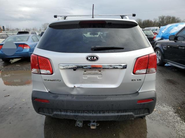 5XYKUDA20BG045103 - 2011 KIA SORENTO EX SILVER photo 6