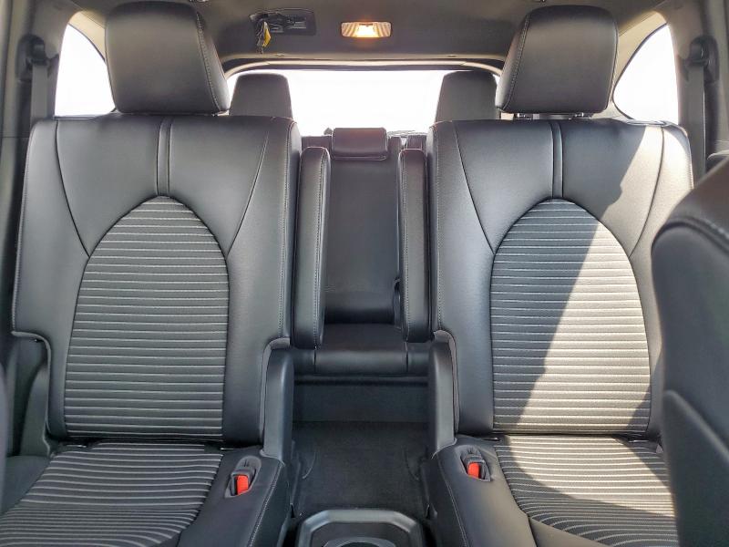 5TDKDRAH7PS513288 - 2023 TOYOTA HIGHLANDER L SILVER photo 10