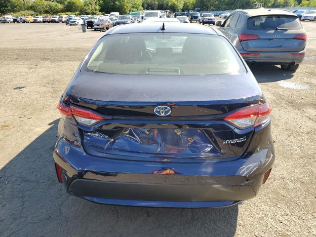 JTDEAMDE3NJ062218 - 2022 TOYOTA COROLLA LE BLUE photo 6