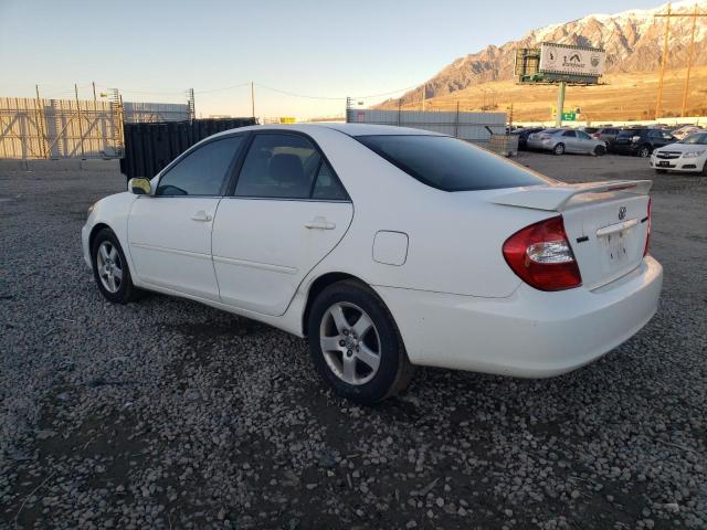 4T1BE32K13U227460 - 2003 TOYOTA CAMRY LE WHITE photo 2