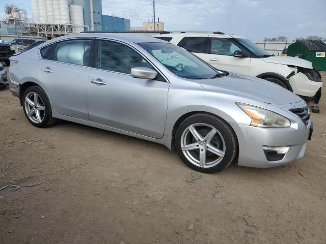 1N4AL3AP7FN327800 - 2015 NISSAN ALTIMA 2.5 SILVER photo 4