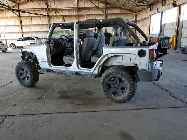1J4GA59128L640526 - 2008 JEEP WRANGLER U SAHARA Արծաթագույն լուսանկար 2