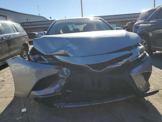 4T1B11HK8KU212282 - 2019 TOYOTA CAMRY L SILVER photo 5