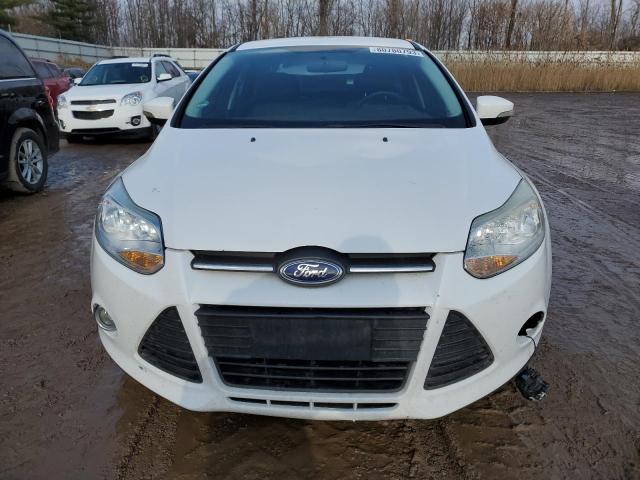 1FADP3F28EL412489 - 2014 FORD FOCUS SE WHITE photo 5