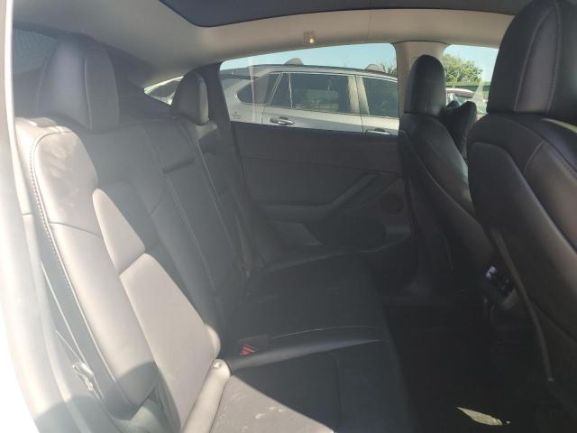 7SAYGDEE5NF437823 - 2022 TESLA MODEL Y 白色 照片 10