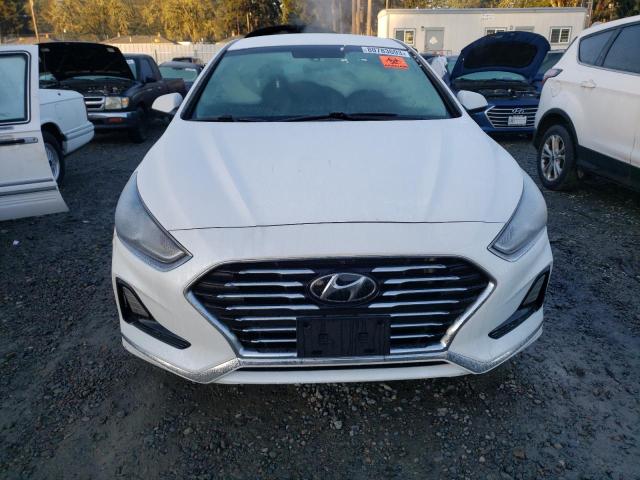 5NPE24AF2KH736258 - 2019 HYUNDAI SONATA SE WHITE photo 5