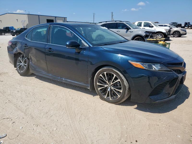 4T1B11HK1JU646672 - 2018 TOYOTA CAMRY L BLUE photo 4