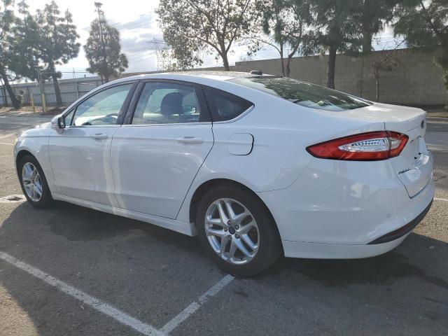 3FA6P0HDXFR249496 - 2015 FORD FUSION SE WHITE photo 2